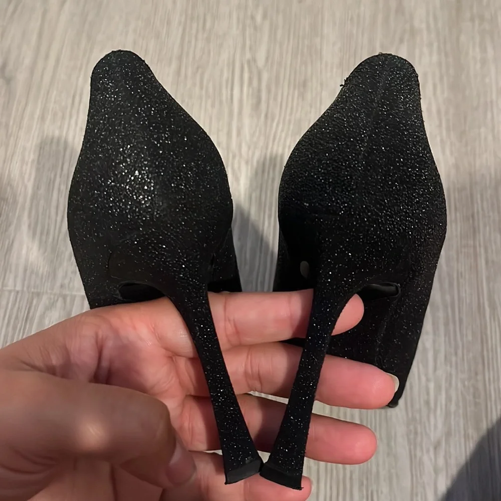 Authentic Christian Dior Heels comes with shoe dust bag.